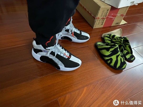 孩子 给孩子的礼物：NIKE 耐克 Air Jordan XXXV DNA 炫彩熊猫鞋