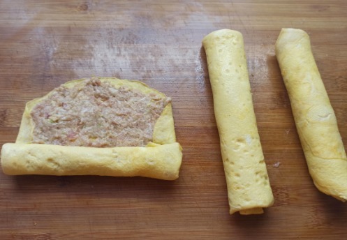 口感|跟大厨学一道蛋卷的做法,三两下搞定,口感鲜香味道好