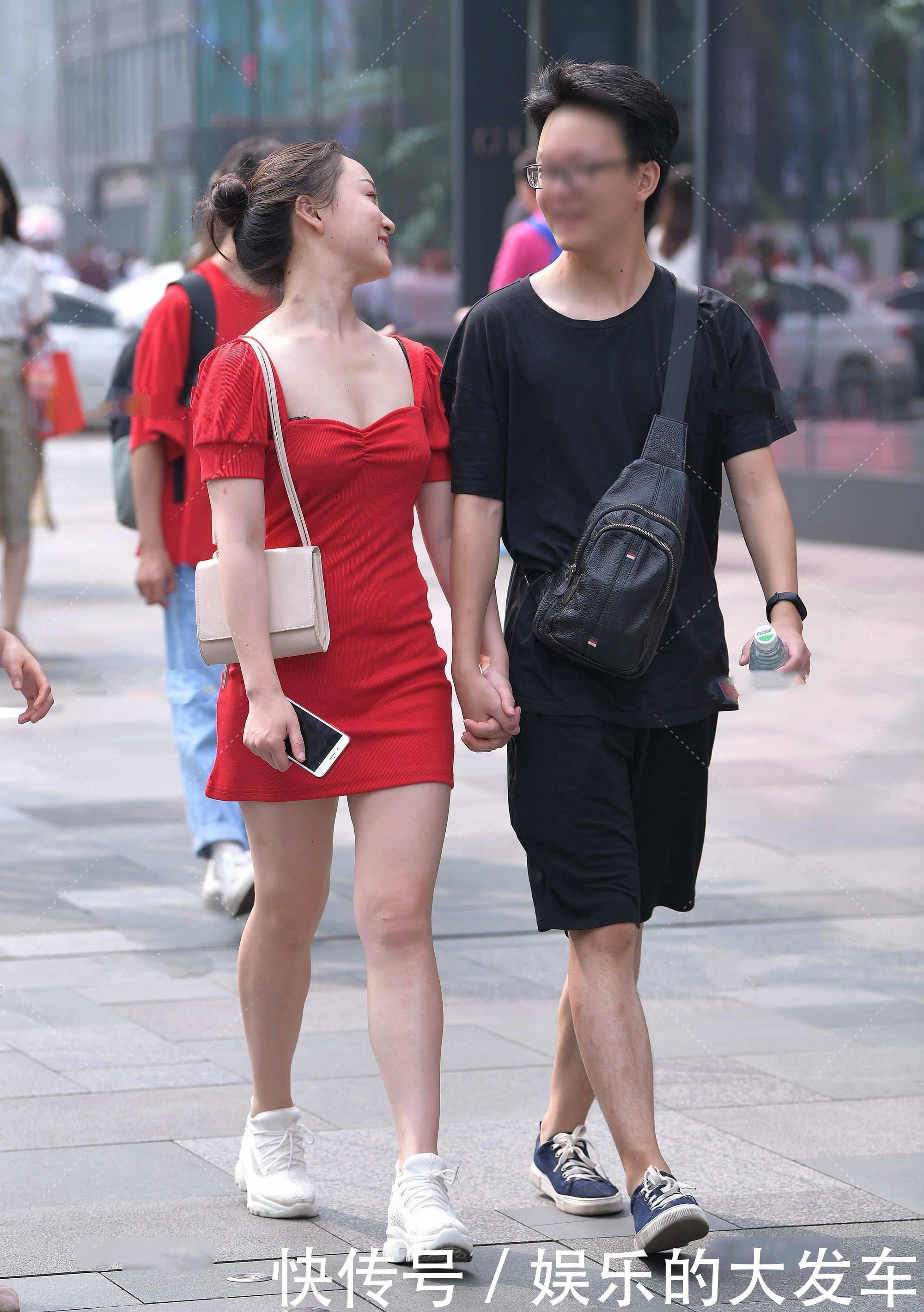 暖调|穿搭只有黑白灰?红系连衣裙显白显气质,展现甜美和典雅气质
