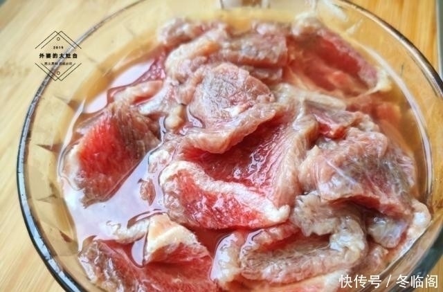 猪肉|炒牛肉和猪肉不同,直接炒又老又柴,加一勺它,牛肉嫩滑不塞牙