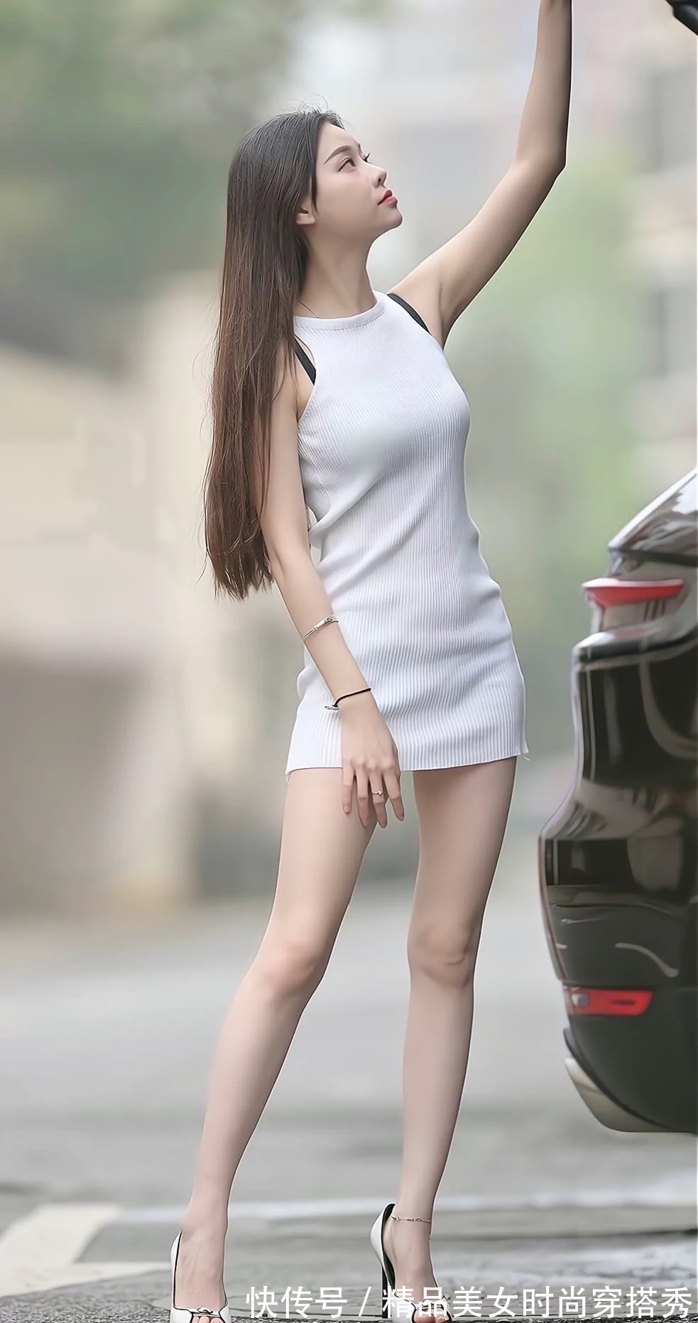 皮衣外套 软糯的针织搭配帅气的皮衣外套,又飒又时尚