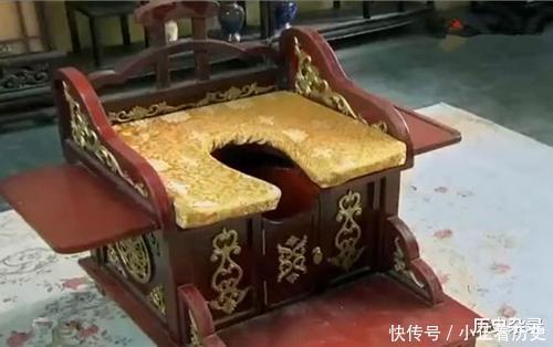 老年|故宫住着上万人,却没有一间厕所,他们靠什么解决“内急”的