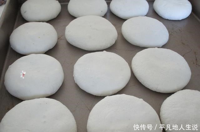 糯米粉这样做,比汤圆好吃多了,我家儿子连吃了5个才停嘴