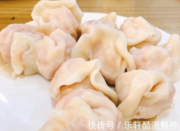 馅料|夏天包饺子,韭菜靠边站,用这个馅料比肉都香,鲜香美味,好吃