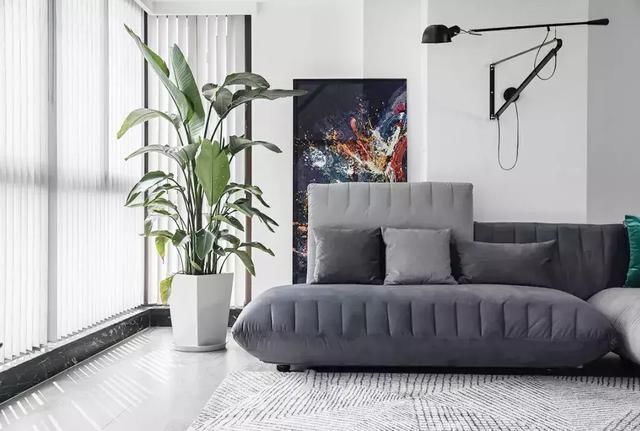 晾晒|客厅连接阳台,要不要装隔断门?幸好我精明,一锤下去赚了好几万