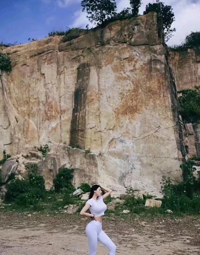 少女|35岁辣妈健身11年,穿着打扮像18岁少女,身材颜值爆表