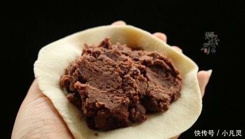 烙饼又一新做法，松软香甜，补血养胃，比葱花饼还要香，超好吃