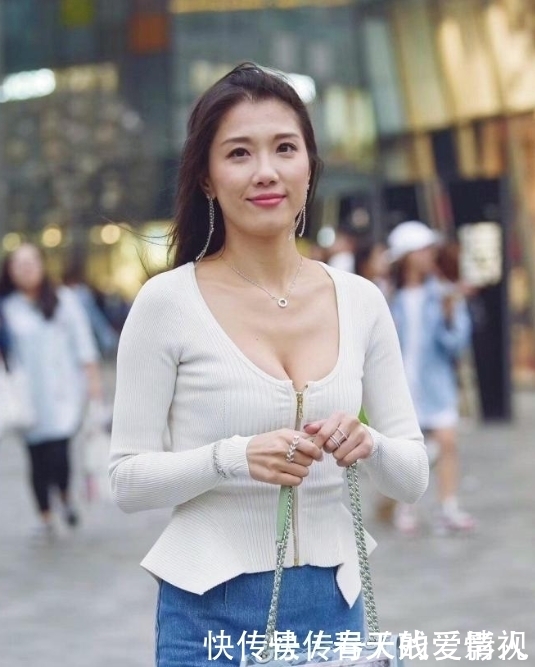为了一时的“魅力”这样穿,除了她还有谁能这么穿