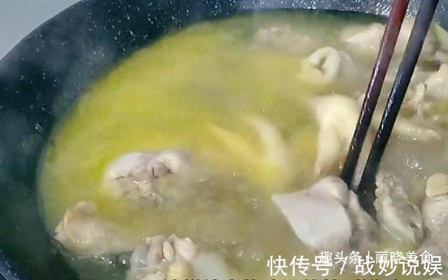 鸡肉|炖鸡汤，切记“三放”“三不放”的小窍门，汤鲜味美，好喝无腥味