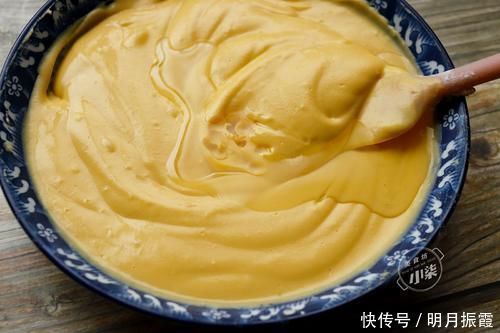 2个红薯,1碗糯米粉,不烤不油炸,简单一做,软糯香甜又多层