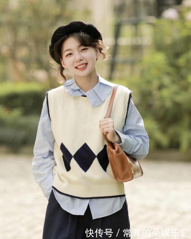马甲 小个子女生的秋日穿搭,针织马甲搭配衬衫,清新文艺少女感十足