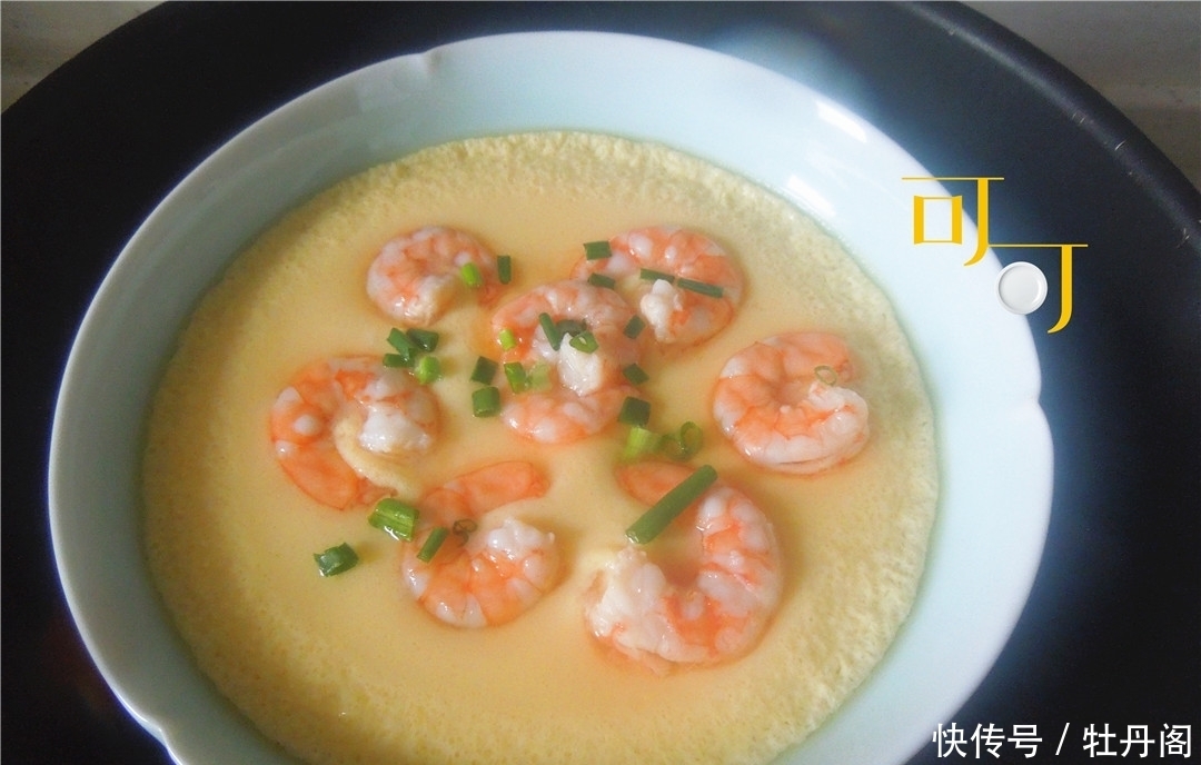 鸡蛋羹这么蒸鲜香滑嫩,老少都爱,我家餐桌上的常客,一学就会