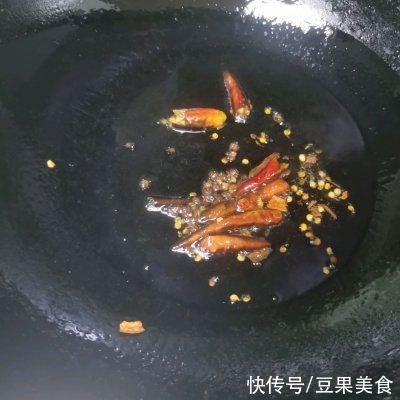 夏天夜市必不可少的爆炒花蛤