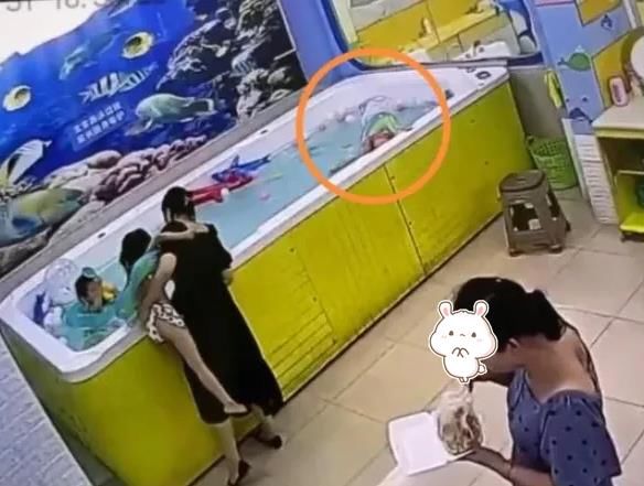 女童|四岁女童溺亡，妈妈就在一旁吃盒饭，其实，孩子的溺水往往很安静