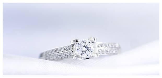 520情人节送对方情侣戒指好吗？和婚戒冲突吗？