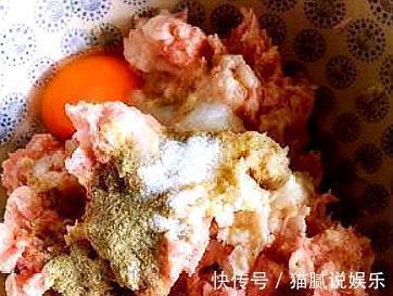 炸丸子,别总是加肉了教你这做法,丸子外酥里嫩不油腻,真好吃