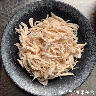 做法|这是夏天必须要吃的鸡丝凉面最正宗的做法，好吃到爆