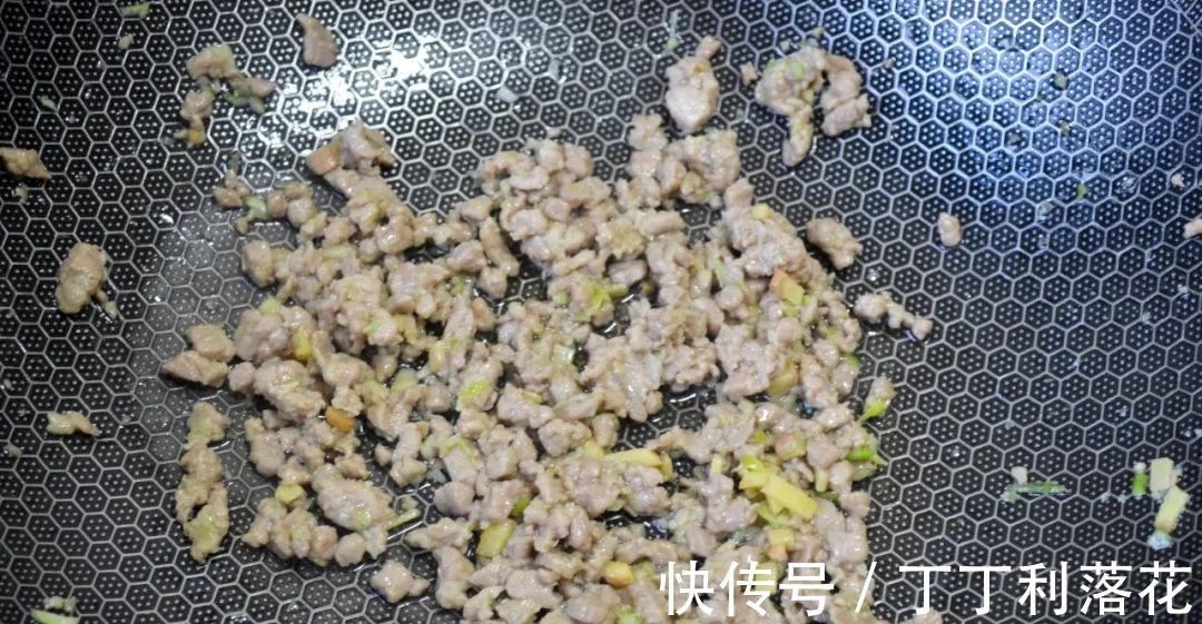 跟着我一起|玉米早餐饼简单的新做法，饱腹抗饿好吃不发胖，减脂塑身就吃！