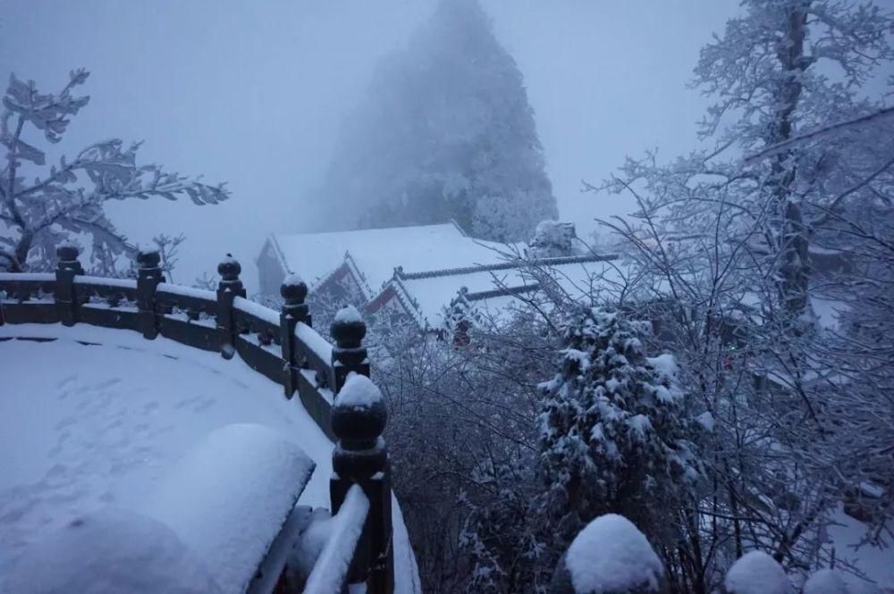 风雪|风雪武当山,仙境藏玄机!大雪封山时,道人、隐士都在干什么!