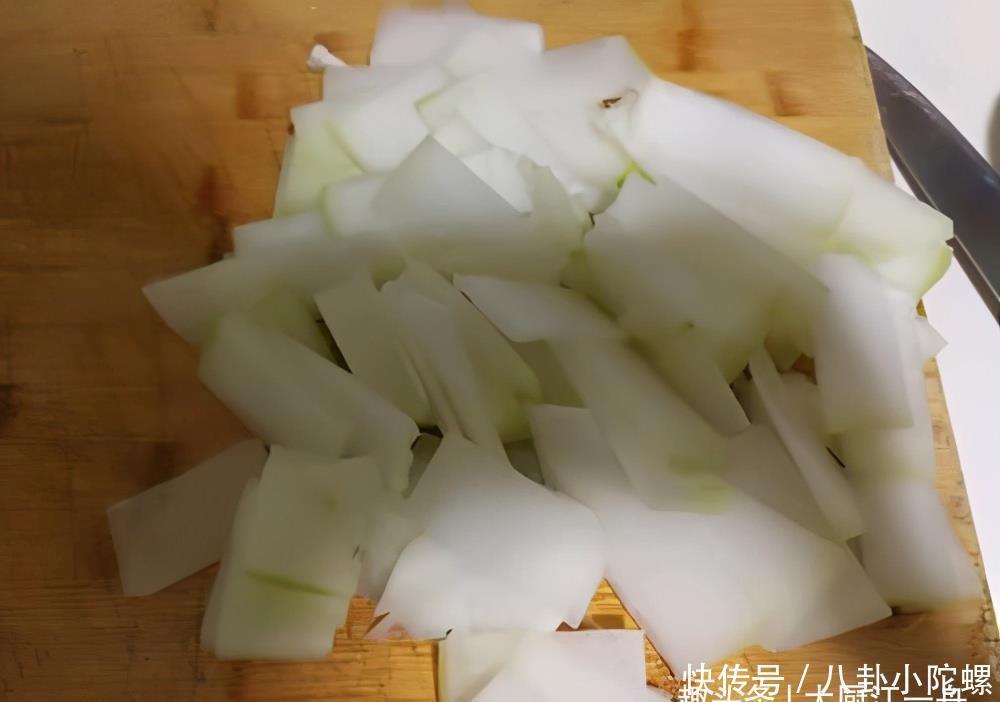 少许|天冷后,聪明人把冬瓜这样做,汤白味鲜营养丰富,全家人抢着喝