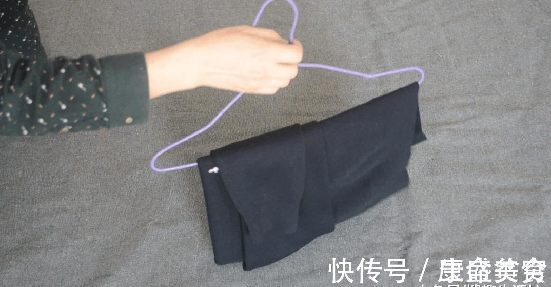 这才是挂毛衣的正确方法, 挂多久肩部都不会变形, 方法简单又实用