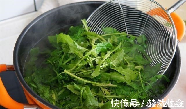 草酸|这6种菜买回家,记得要焯水后再吃,家人吃得更健康,不要怕麻烦