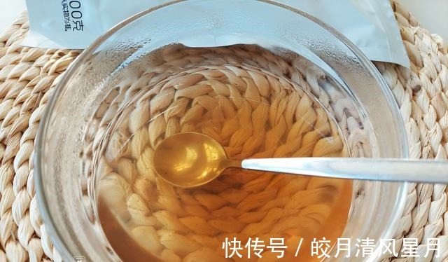 这个开胃健脾、消油解腻的饮料，自己也能做，只需准备这4种食材！