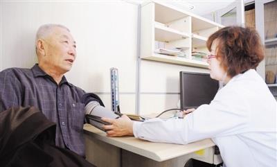 老人|73岁老人身体健康！一个动作坚持数十年，送走“三高”！