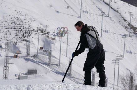 来云顶滑雪公园 看冬残奥会因有爱变“无碍”|北京冬残奥会| 张毅