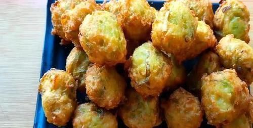 炸素丸子有人用淀粉,有人用面粉其实都不对,大厨教你饭店做法