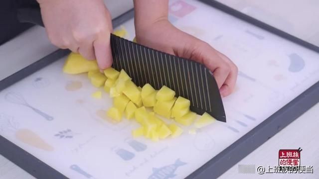  饭团|超省事“懒人焖饭”，米饭粒粒入味，小孩都不挑食了