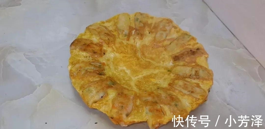 土豆又出新吃法, 教你简单一做, 比鸡蛋饼都好吃, 大人小孩都爱吃
