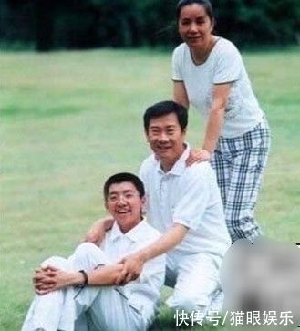 央視名嘴趙保樂曬近況,眼袋下垂顯老態,曾是售貨員卻被馮鞏看重