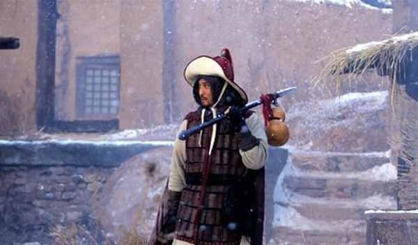 火并王伦时,王伦的手下都在场,为何没有一个站出来阻止