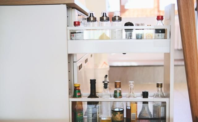 以前不懂,瓶瓶罐罐堆灶台!其实厨房早该这样弄,干干净净又精致