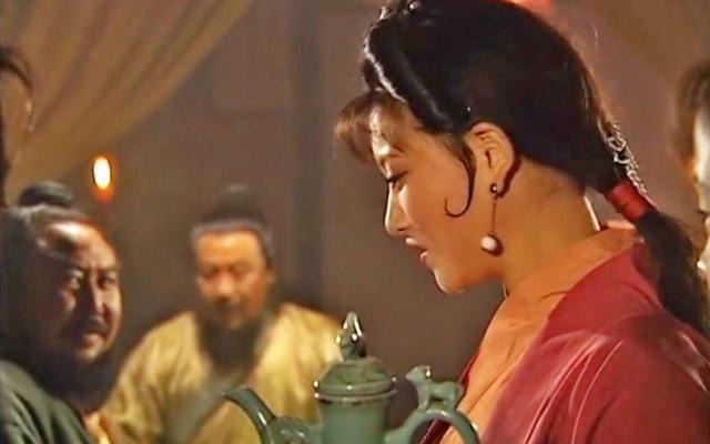 丫鬟!武松血溅鸳鸯楼连伤十四五条人命,真的只有四五个人可杀可不杀!