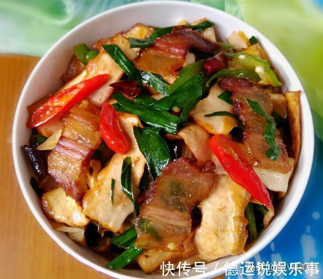 配菜|炒腊肉有技巧,不要切了就下锅炒,教您一招,不硬不咸,刚刚好