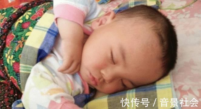 生长发育|宝宝吃母乳后，为何躺下就睡、一会就醒？分清“困饿”养成好作息