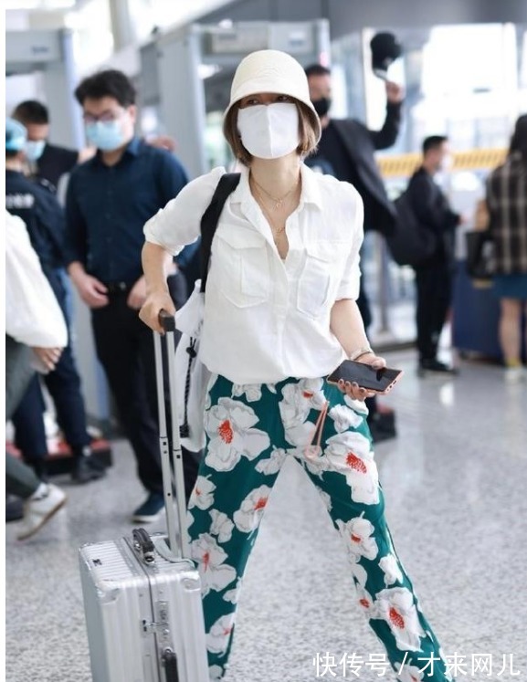 穿搭 马伊琍不再留“寸头”,渔夫帽配齐耳短发还染色,比年轻人懂发型!