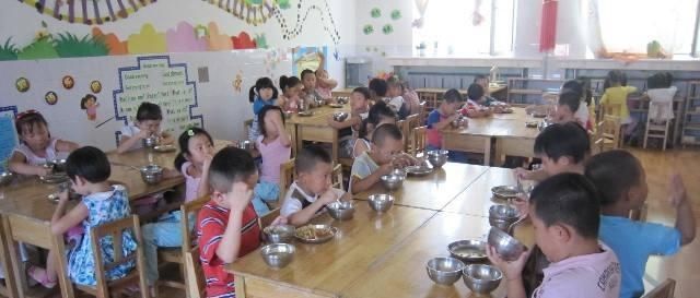 儿子|儿子称在学校喝了“毒药”,宝妈赶紧询问老师,结果让人哭笑不得