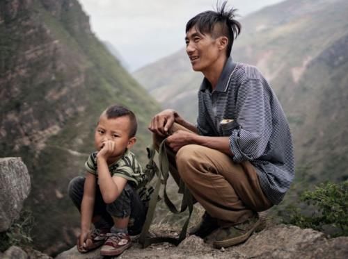 15年后《变形计》骂声一片，那些进城的农村孩子，后来怎样了？