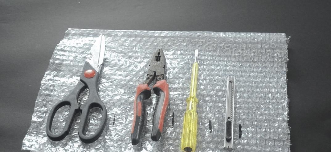 快递箱里的气泡垫别扔了, 没想到它作用这么大, 家家户户用的到