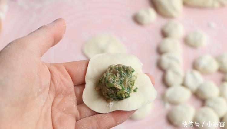 春天,比韭菜营养,比白菜好吃的蔬菜,一顿5斤不够吃,太香了