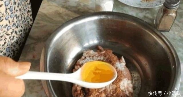 好吃|白菜饺子,有人焯水有人直接包?都不对!教你最正确做法,太香了