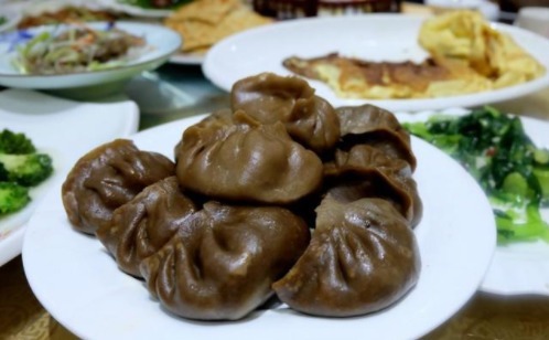 µ½É½¶«µÄµÚÒ»²Í£¬Ç×ÓÑÈÈÇéÕдý£¬¼å±ý³Ôµ½³Å£¬»¹Óм¸¸ö²Ë²»ÖªµÀÃû