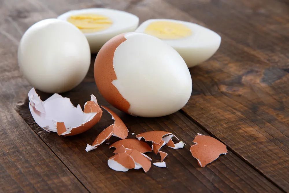 饮食|胆固醇高不能吃鸡蛋？4个表格教你饮食控制胆固醇，就看这一篇！