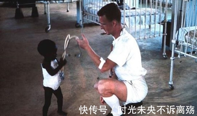 小宝宝|世界上最黑的孩子,黑的可爱,晚上看不到人在哪,父母却以此为荣