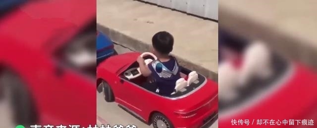 男童|5岁男童轻松倒车入库,爸爸为其购置几十辆“豪车”,网友:车神