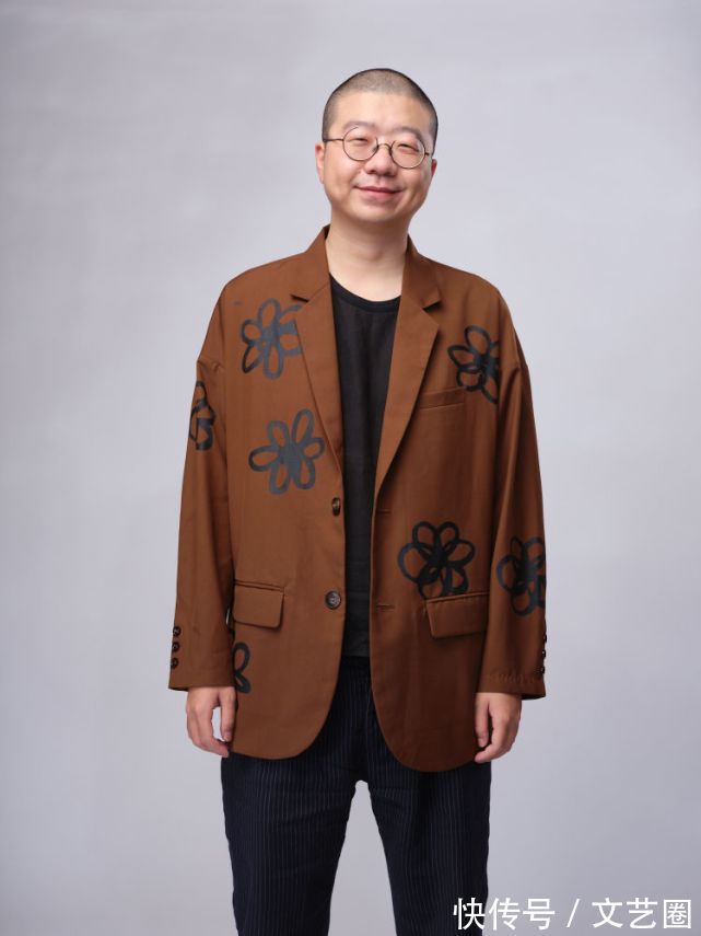 脱口秀|李诞公司旗下艺人走红后票价大涨，网友发帖质问：笑果文化，你的良心真的不会痛吗？