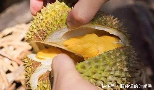 口感|买榴莲,就得挑“母”的,口感香甜味道好,学会这4招,一眼辨出